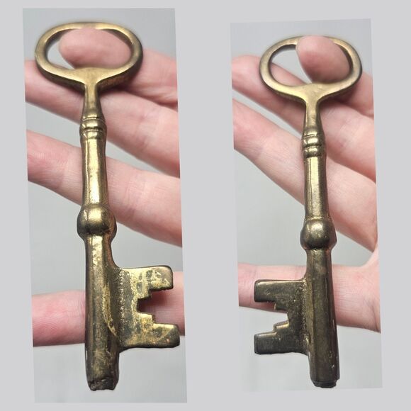 Vintage Brass Skeleton Keys Lot of 5 Various Sizes - Picture 5 of 12